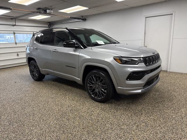 Photo 3 of 2023 Jeep Compass High Altitude