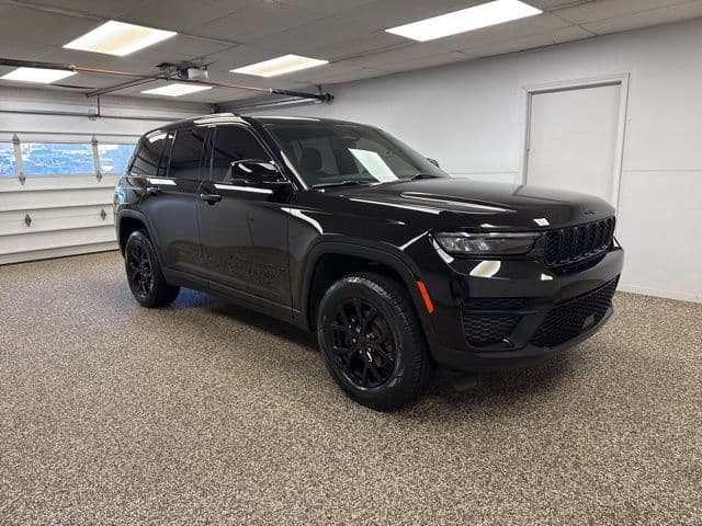 Photo 3 of 2024 Jeep Grand Cherokee Altitude X