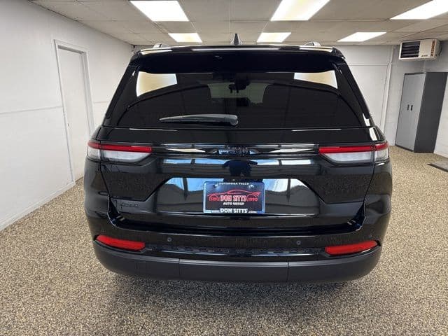 Photo 5 of 2024 Jeep Grand Cherokee Altitude X