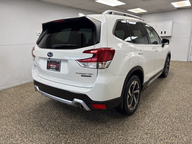 Photo 4 of 2022 Subaru Forester Touring