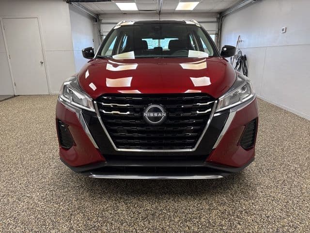 Photo 2 of 2023 Nissan Kicks SV
