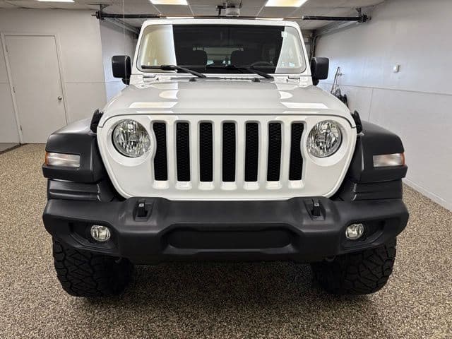 Photo 2 of 2023 Jeep Wrangler Sport S