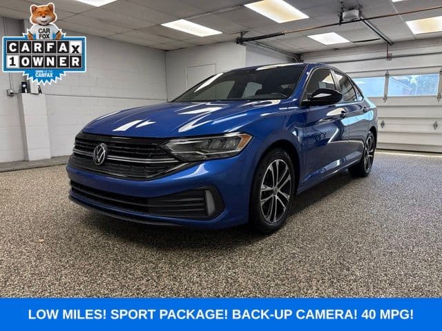 Photo 1 of 2024 Volkswagen Jetta Sport