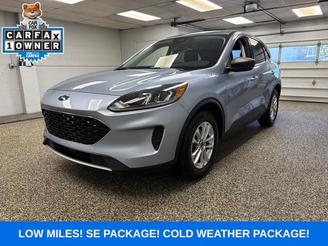 Photo 1 of 2022 Ford Escape SE