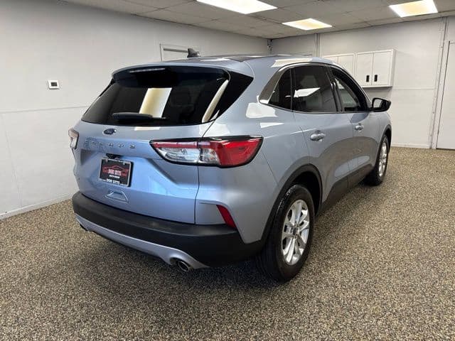 Photo 4 of 2022 Ford Escape SE