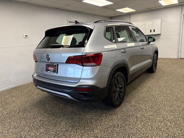 Photo 4 of 2023 Volkswagen Taos S