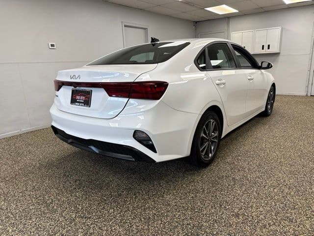 2023 Kia Forte LXS - Image 4