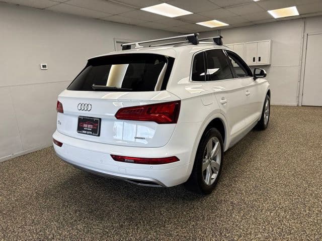 2019 Audi Q5 quattro Premium Plus 45 TFSI - Image 4