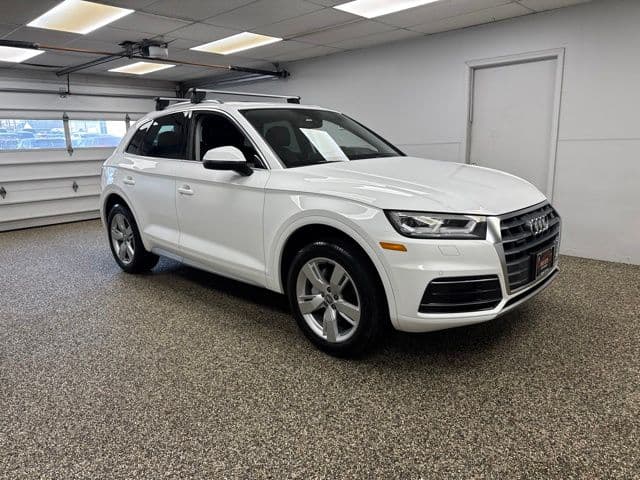 2019 Audi Q5 quattro Premium Plus 45 TFSI - Image 3