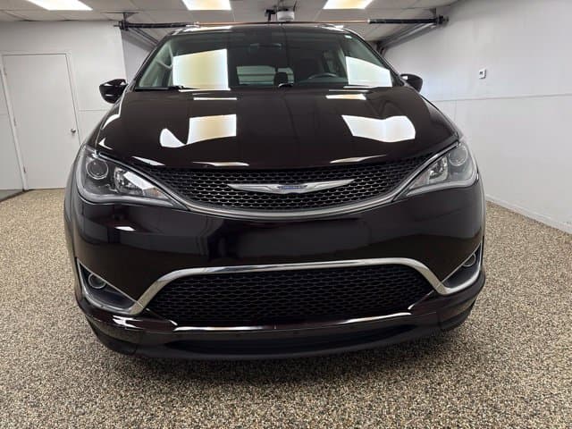 Photo 3 of 2018 Chrysler Pacifica Touring L