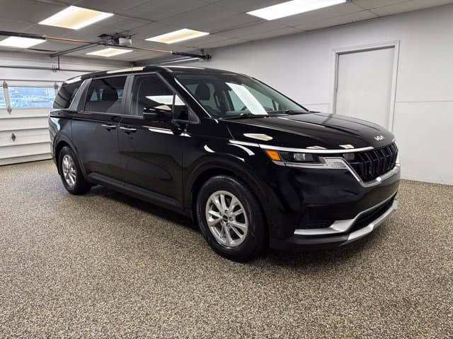 Photo 3 of 2024 Kia Carnival LX