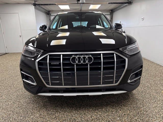 Photo 2 of 2024 Audi Q5 quattro Premium 40 TFSI