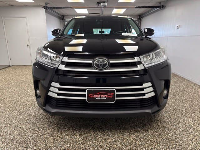 Photo 2 of 2018 Toyota Highlander LE Plus