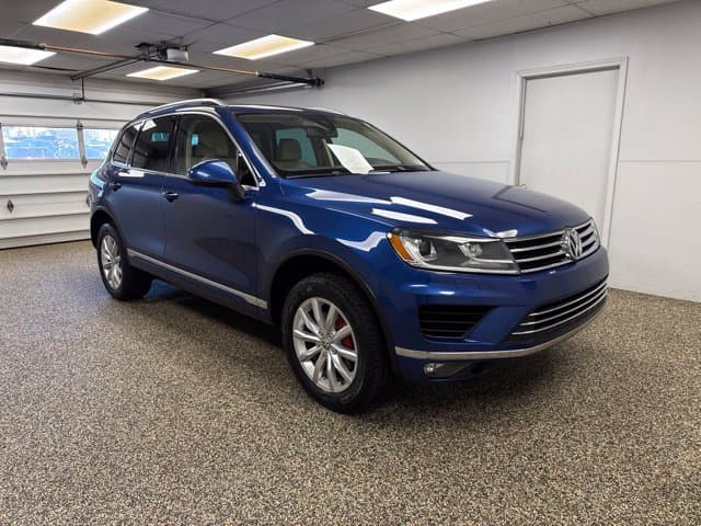 2016 Volkswagen Touareg VR6 FSI - Image 3