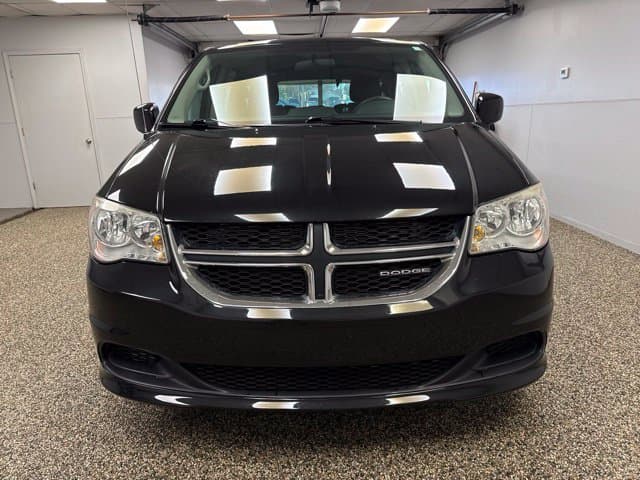 2011 Dodge Grand Caravan Mainstreet - Image 2