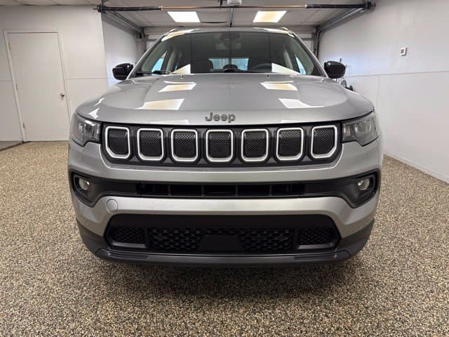 2022 Jeep Compass Latitude - Image 2
